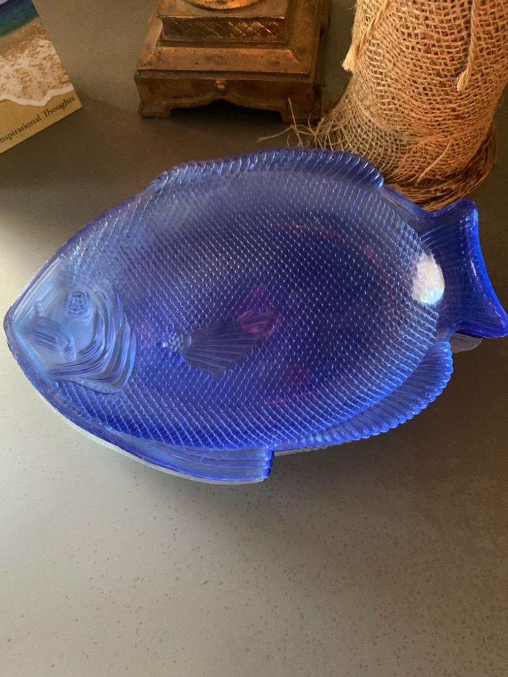 9 PARTY plastic fish small plates, perfect for that SEAFOOD touch. - Picture 7 of 9